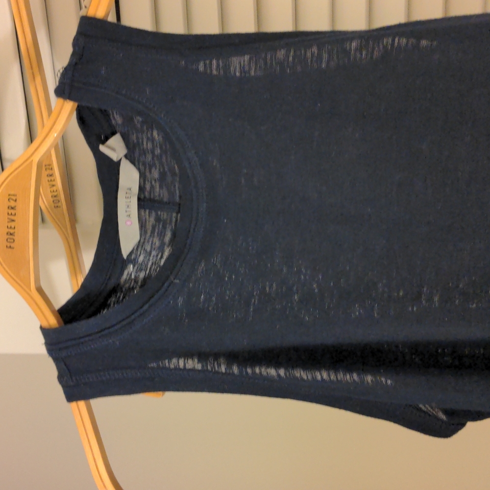 ❓Athleta Breezy Navy Tank - Picture 4 of 9